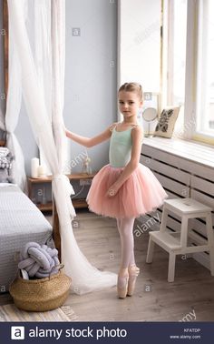 Ballet Clothes For Kids, Ballet Attire, Ballerina Kids, Vintage Kids Fashion, Girl Ballerina, Kids Ballet, Vintage Childrens Clothing, Ballet Costume