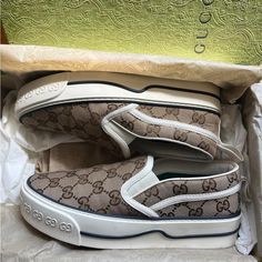 Tan Brown Gucci Platforms With Green Interior Lining Platform Slip Ons, Gucci Platform, Shoes Gucci, Green Interior, Green Interiors, Gucci Shoes, Slip Ons, Tan Brown, Slip On