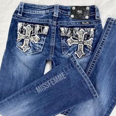 measurements: - size 26 - 14 inch waist - 36 inch length - 28.3 inch inseam - 7.5 inch rise Grunge Vintage, Low Rise Bootcut Jeans, Jeans Bootcut, Miss Me, Bootcut Jeans, Fancy Dresses, Beaded Embroidery, Women Jeans, Slim Fit