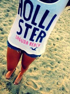 Hollister♥ beach outfit♥ Beautiful reminds me of one of their outfits I have Summer Attire, Beach Photography, Style Me Pretty, Beach Outfit