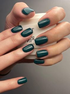 Dark Green Polish Nails, Dark Green Dipped Nails, Emerald Dip Nails, Short Dip Nails Green, Short Gel Nails Colors, Emerald Color Nails, Green Nail Dip Powder, Emerald Green Gel Nails Short, Dark Emerald Green Nails Short