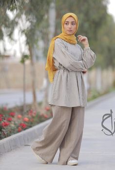 Outfit Muslim, Fiberglass Nails, Moslem Fashion, Modest Outfit, Iranian Women Fashion, Linen Fashion, Fashion Drawing Dresses, Iranian Women, Trendy Fashion Tops