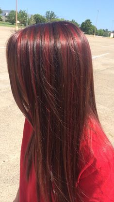 Red Highlights In Brown Hair, Red Hair With Highlights, Hair Color Streaks, Hair Streaks, Dyed Hair Inspiration