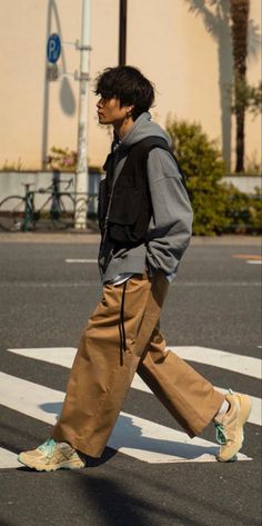 Men Fashion Japanese, Jp Street Fashion, Japanese Guy Fashion, Japanese Style Streetwear, Japanese Street Fashion Men Tokyo, Asian Street Wear Men, 90s Japanese Street Fashion Men, Men’s Japanese Street Fashion