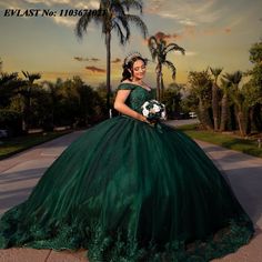 EVLAST Shiny Dark Green Quinceanera Dress Ball Gown Shiny Lace Applique Beading Corset Mexico Sweet Dark Green Quinceanera, Dark Green Quinceanera Dresses, Green Quinceanera Dress, Emerald Green Quinceanera Dresses, Emerald Green Quinceanera Theme, Green Quince Dress, Quince Picture Ideas, Green Quinceanera Theme, Quince Photoshoot Ideas