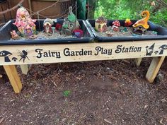 Portable Fairy Garden, Interactive Fairy Garden, School Sensory Garden Ideas, Fairy Garden Outside, Pallet Fairy Garden, School Fairy Garden, Kid Fairy Garden, Small Space Gardening Backyards, Fairy Garden Kids Diy