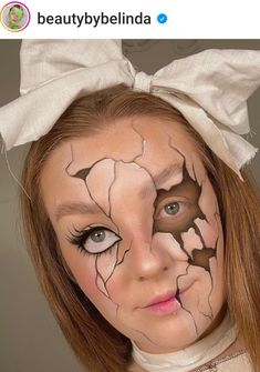 Cracked Makeup Look, Broken Doll Makeup Tutorial, Broken Doll Face, Creative Halloween Makeup Looks, Cracked Doll Makeup, Halloween Makeup Diy Easy, Broken Doll Makeup, Spider Makeup, Creative Halloween Makeup