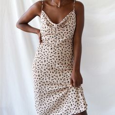 -Lulus Style Icon Taupe Floral Print Cowl Neck Midi Slip Dress -Size M -New Without Tags -True To Size, No Stretch But A Slightly Relaxed Fit White Midi Wrap Dress, Cowl Neck Slip Dress, Dresses Lulus, Open Shoulder Dress, Off White Dresses, Royal Blue Dress, Midi Slip Dress, Halter Midi Dress, Lace Bodycon