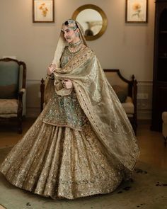 Nikah Outfit, Muslim Evening Dresses, Nikkah Dress, Asian Bridal Dresses, Lehenga Designs Simple, Bridal Dresses Pakistan, Desi Aesthetic, Bridal Dress Fashion, Asian Bridal