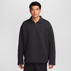 Based on classic polo tops, the Tech Fleece version has simple, clean lines that put the focus on the fabric. Our warmer-than-ever Tech Fleece is built for comfort, with a feel that's both plush and structured. A roomy fit makes it great for layering or wearing as a stand-alone top. Nike Tech Fleece, Nike Tech, Tech Fleece, T-shirt Polos, The Bar, Men's Polo, Focus On, Clean Lines, New Era