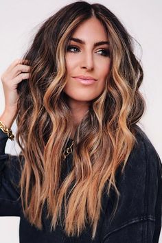 Blonde Highlights On Copper Brown Hair, More Blonde Balayage, Hair With Depth, Dark Brown Bayalage Hair Ombre, Chunky Bayalage For Brown Hair, Warm Brown Hair With Blonde Highlights, Bayalage Medium Length, Ombre Hair Color For Dark Brown Hair, Hair Color Ideas For Medium Length Hair