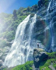 The Bomburu Ella waterfalls are a breathtaking sight. Ha Long Bay, Holiday Packages, Holiday Packaging, Group Tours, End Of The World