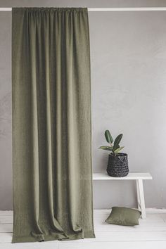 Zwaar linnen gordijn in verschillende kleuren, natuurlijk verzacht linnen gordijn, handgemaakt bosgroen gordijn, linnen gordijnzak. - Etsy Nederland Green Linen Curtains, Green Comforter Bedroom, Green Linen Fabric, Green Living Room, Green Comforter, Sheer Linen Curtains, Linen Curtain Panels, Linen Curtain