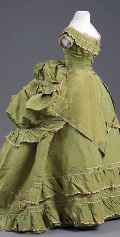 Era Dresses, Charles Frederick Worth, Victorian Era Dresses, Victorian Gown, Victorian Dresses, 1870s Fashion, Queen E, Royal Clothing, Hoop Skirt