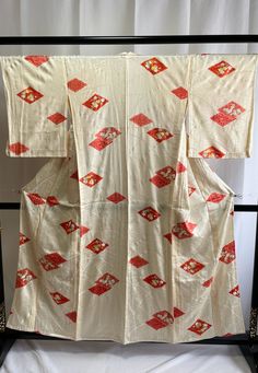 Vintage kimono from Japan. Very cute Kimono in beautiful pattern. 【Measurements (laying flat)】 Length 150cm (59.06") except for collar parts Back Width 57cm (22.44")  Cuff to cuff 129cm (50.79")  Maehaba 24.5cm (9.65") Ushirohaba 28.5cm (11.22") Weight 570g 【Condition】 Used: There are some damages, stains on the sleeves as you see in the pictures. *It is vintage item,there may be small scratches, spots 【CARE】 Dry clean only 【Shipping】 Standard mail: With tracking number, 5-10 business days. Expr Traditional White Printed Kimono, Traditional White Floral Print Kimono, Traditional White Floral Kimono, Long Patterned Printed Kimono, Traditional Long Printed Kimono, Long White Vintage Kimono, White Long Vintage Kimono, Long Printed Traditional Kimono, Vintage Printed Long Sleeve Kimono