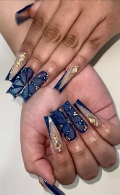 Navy Blue And Silver Quince Nails, Midnight Themed Nails, Navy Blue Nails For Hoco, Quinceanera Nails Navy Blue, Navy Quince Nails, Cinderella Acrylic Nails, Holiday Nails Blue And Silver, Dark Blue Nails With Rhinestones, Navy Blue Birthday Nails