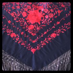 Vintage Spanish Shawl Manton De Manila Piano Shawl Drape Festive Scarf Wedding Bedding Furniture Floral Black Silk Coverlet Drape Black And Red Roses Embroidered Silk Long Hand Knotted Fringe. 46 X 46 Long With A 25 Inch Fringe On All Around Long Fringed Edges Spanish Shawl, Piano Scarf, Black And Red Roses, Piano Shawl, Knotted Fringe, Black Drapes, Embroidered Silk, Black Silk, Vintage Accessories