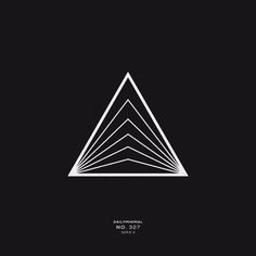 an abstract triangle with lines in the middle on a black background that says international no sez