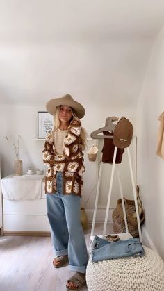 madison auer (@madauer) • Instagram photos and videos Grunge Chic Outfits, Hippie Outfit Inspo, Everyday Outfits Fall, Boho Winter Outfits, Grunge Chic, Boho Inspo, Post Partum Outfits, Winter Boho, Boho Style Outfits