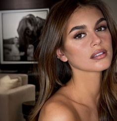 12 Makeup Trends That Will Dominate in 2024, Say Top MUAs | Who What Wear UK Brown Hair Brown Eyes, Brown Makeup, Dark Brown Hair Color, Models Makeup, Kaia Gerber, Austin Butler