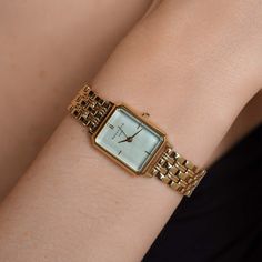 Unique Gold Watch, Vintage Watch Aesthetic, Rosefield Octagon, Minimalist Accessories Jewellery, Gold Watches For Women, Rosefield Watch, Elegant Watches Women, Face Form