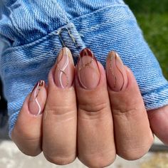 Fall Nail Designs Short Almond Shape, Gel Nails October, Short Almond Acrylic Nails Fall, Almond Fall Nails Design, Almond Nails With Design, Fallnails Autumn, Cream Nail Art, Nails October, November Nail Designs