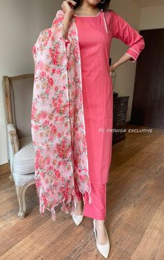 Plain Suit With Printed Dupatta, Wow Dresses, Monsoon Fashion, Designs Kurti, Simple Indian Suits, Dresses Plain, Colorful Dresses Casual, Plain Suit, Simple Suit