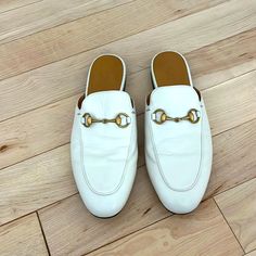 Women's Princetown Leather Slipper Only Worn A Few Times Excellent Condition Gucci Slides, Shoes Gucci, Leather Slippers, Gucci Shoes, Flat Shoes Women, Loafer Flats, Slides, Color White, Slippers