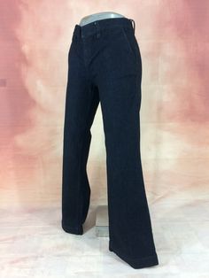 "Size 30 Vintage Lauren Jeans by Ralph Lauren Women's Bareback Wide Leg Denim Pants W30 L32 Medium Waisted Bootcut Jeans Girlfriend Jeans Mom Jeans Made In Hong Kong. Brand: Lauren Jeans by Ralph Lauren Size On Tag marked 4 but fits more like 30\" waist, 10.75\" rise, 22.5\" thighs, 38\" hips, 32\" inseam,! Fits a size 30, but check your measurements and compares the measurement with your garment. (see full measurement below) Recommended modern size: 30\" (30x32) Material : Cotton 98%, Elastane Retro High-rise Jeans With Button Closure, Vintage Jeans With Button Closure In Medium Wash, Vintage High-rise Jeans With Button Closure, Levis 501 Women, Levi's Vintage Jeans With Button Closure, Vintage Non-stretch Cotton Jeans, 90s Mom Jeans, Tapered Leg Jeans, Girlfriend Jeans