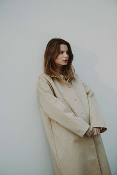 Studio Feder was founded in Copenhagen in 2018 by Sascha Feder. The brand reflects Sascha's personal style, which is simple and clean in a soft and harmonious color universe accompanied by her indispensable eye for quality in design and choice of delicious fabrics. The collections include home textiles, and a collection of women’s essential clothing. Style Spring, Clothing Essentials, Blazer Outfits, Summer Fashion Outfits