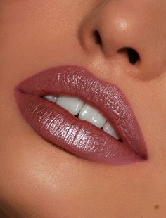 Gala Make Up, Lip Sence Colors, Winter Lip Color, Vampy Lips, Winter Lips, Lip Gloss Colors, Pink Lip Gloss, Makijaż Smokey Eye, Kissable Lips