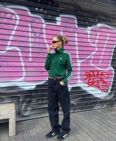 Addidas Outfit Street Style, Adidas Streetwear Outfit, How To Style Adidas Jacket, Red Track Jacket Outfit, Track Jackets Outfit, K Way Jacket Women Outfit, Retro Adidas Outfits, Green Adidas Jacket Outfit, Track Jacket Outfit Woman