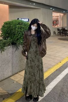 Korean Modest Outfits, Modest Korean Fashion, Long Skirt Fits, Modest Girly Outfits, Cute Modest Outfits, Downtown Outfits, Muslim Outfits Casual, Everyday Fashion Outfits, Layered Fashion