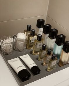 Chanel Bathroom, Perfume Aesthetic, Luxury Lifestyle Dreams, Personal Care Products, Love Travel, Bathroom Set, Travel Fashion