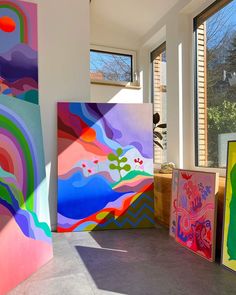 My paintings arranged in my studio. A blue sky is visible outside, when you look out of the big window. The sun is playing with light and shadow. My paintings are so vibrant when the sun kisses the canvas. You can see shadings of blue, purple, pink and red. some Yellow is also visible. Before now is an abstract landscape painting. Inspiration Painting, Soyut Sanat Tabloları, Canvas Painting Designs, Simple Acrylic Paintings, Diy Canvas Art Painting, Beginner Painting, Mini Canvas Art, Art Inspiration Painting, Painting Art Projects