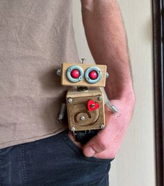 Gifts For Nerds, Toy Character, Wooden Robot, Recycled Robot, Wood Block Crafts, Robot Sculpture, Recycled Art Projects, College Student Gifts, Steampunk Decor