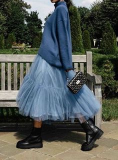 Tulle Skirt Autumn Outfit, Tulle Skirt Sweater Outfit, Tulle Skirt Sweater, Blue Tulle Skirt Outfit, Tulle Maxi Skirt Outfit, Chic Tulle Voluminous Skirt, Tulle Skirt Outfit Casual Street Style, Tulle Skirt Outfits Casual