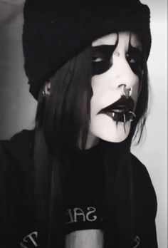 Goth Maximalism, Goth Look, Swag Makeup, Alt Girls, Alternative Makeup, Male Makeup, Edgy Makeup