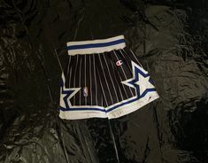 Champion Shorts Pants Orlando Magic Size XS  Vintage Jersey Jersey Shorts Very good condition On the sign is size M, but turns out like a size XS. Champion Shorts, Vintage Jerseys, Orlando Magic, Shorts Pants, Jersey Shorts, Short Pants, Cargo Shorts, Short Outfits, Orlando