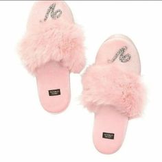 Brand New With Tag. Victoria's Secret Bling Logo Faux Fur Slippers In Light Pink Inside Logo Dust Bag S = 5, 6 M = 7, 8 L = 9, 10 Floral Slippers, Pom Pom Slippers, Pink Slippers, Comfy Slippers, Velvet Slippers, Black Slippers, Faux Fur Slippers, Fur Slippers, Victoria Secrets