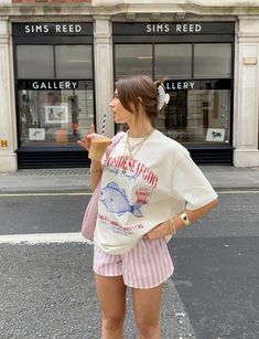 Striped Shorts Outfit, Dinner Outfit Casual, Trendy Summer Fits, Latina Outfits, European Summer Outfits, Downtown Outfits, Nashville Outfits, Summer Vacation Outfits