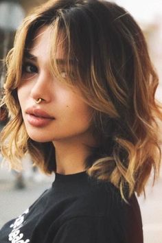 Curtain Bangs And Layers, Hairstyles With Curtain Bangs, Bangs And Layers, Medium Layered Hair, Medium Length Hair With Layers, Wavy Haircuts, Peinados Fáciles Para Cabello Corto