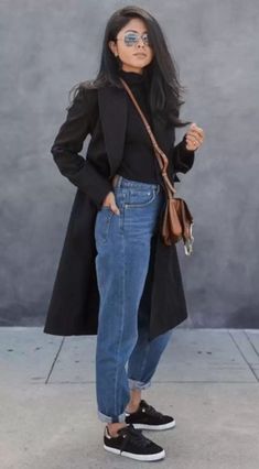 Black Mom Jeans Outfit, Black Jeans Outfit Winter, Mom Jeans Outfit Winter, Comfy Jeans Outfit, Boyfriend Jeans Outfit, Mum Jeans, Look Boho Chic, Blue Mom Jeans, Jeans Outfit Winter