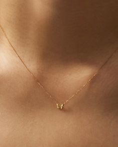 Cheap Dainty Jewelry For Valentine's Day, Luxury Dainty Yellow Gold Butterfly Necklace, Minimalist Accessories Jewellery, Women's Style Tips, 00s Mode, Preppy Jewelry, Pretty Jewelry Necklaces, Beginning Of The School Year, Jewelry Accessories Ideas