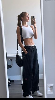 Cargo Outfit, Elegante Casual, Fashion Streetwear, 가을 패션, Casual Style Outfits, Lookbook Outfits, Teen Fashion Outfits, The Mirror, Outfits Casuales