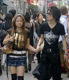 Gyaru Couple, Japanese Archive Fashion, Japanese Punk Fashion, Masc Fashion, Couple Fits, Gyaru Fashion, High Fashion Outfits, Fire Fits