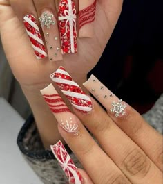 Christmas Present Nails, Nail Designs Acrylic, Candy Cane Nails, Red Christmas Nails, Red And White Christmas