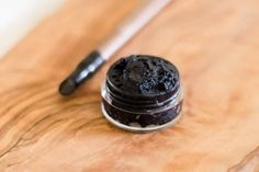 How to Make Eyeliner Homemade Eyeliner, Natural House Cleaners, Our Oily House, 3 Ingredient Recipe, Make Your Own Makeup, Natural Eyeliner, 3 Ingredient Recipes