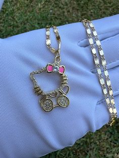 20" chain with pink bow kitty pedant Gold Hello Kitty Necklace, Hello Kitty Gifts, Kitty Necklace, Pink Kitty, Barbie Summer, Necklace Cat, Bow Pendant, Kitty Items, Hello Kitty Items