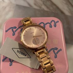 New Authentic Gold Fossil Watch Trendy Watches Women, 21st Bday Cake, Watches Women Simple, Watch Aesthetic, Authentic Gold, Pretty Watches, Fossil Watches Women, Neck Pieces Jewelry, Trendy Watches